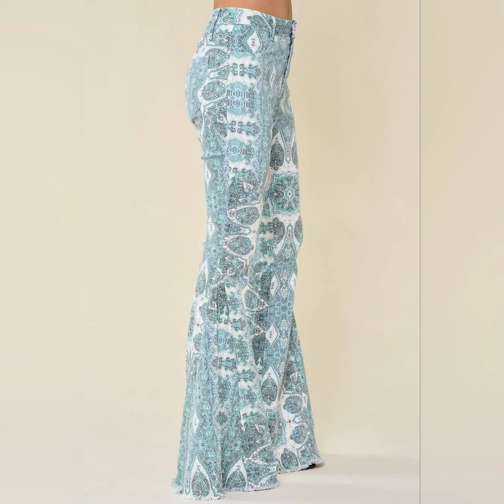 NWT BLUE  WESTERN PAISLEY PRINT FLARE JEANS - Picture 4 of 7